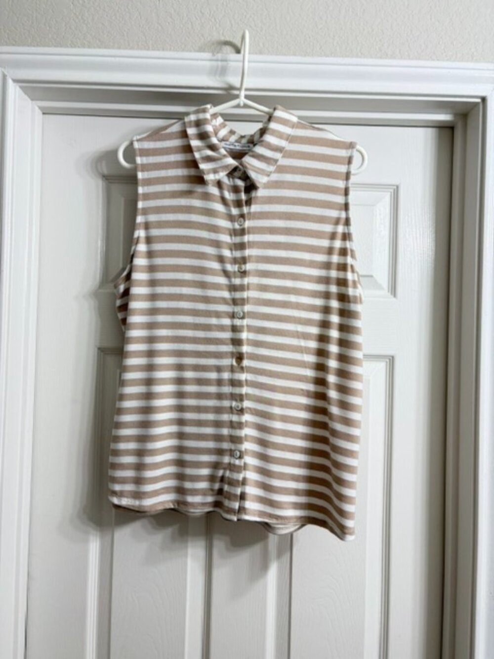 Notations Brand Women's Tan and White Striped Sleeveless Blouse, Size XL